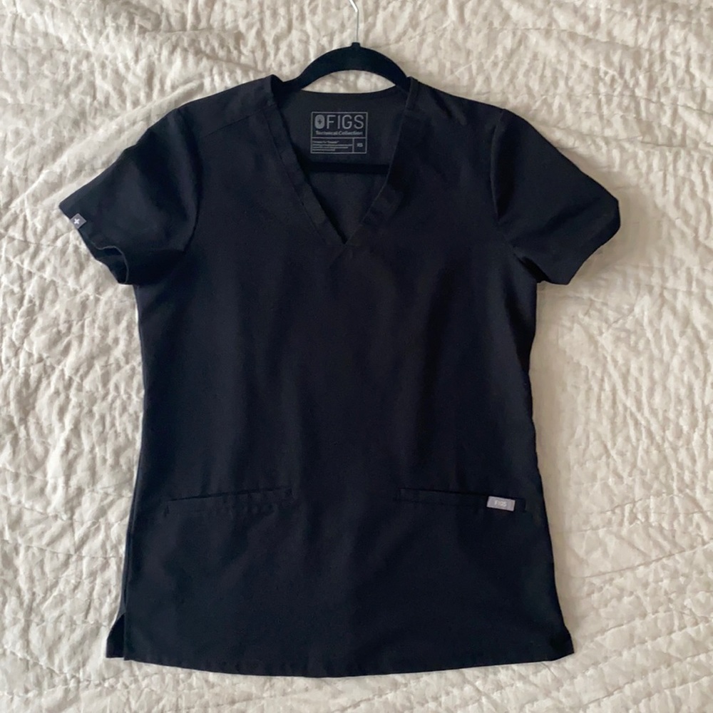 FIGS Casma Three-Pocket Scrub Top